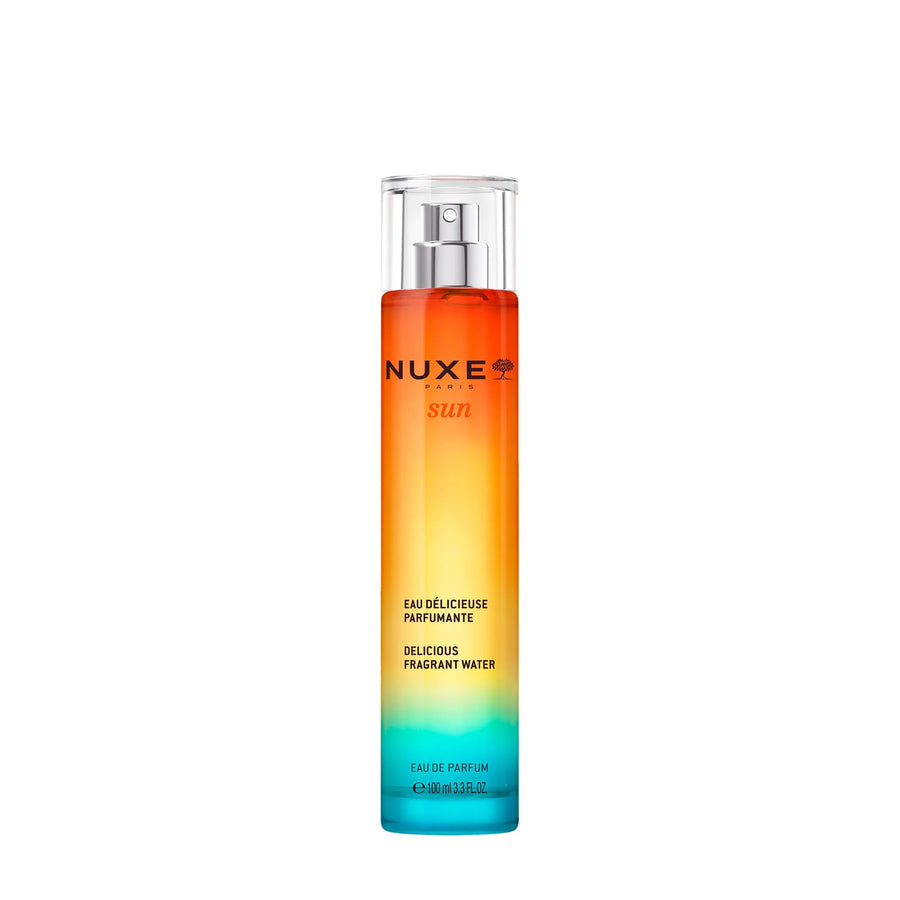 Inspirado en el universo solar, este perfume revela acordes de naranja dulce, coco y flores de tiaré, fusionados con matices de vainilla y almizcle para un acabado cálido y adictivo.