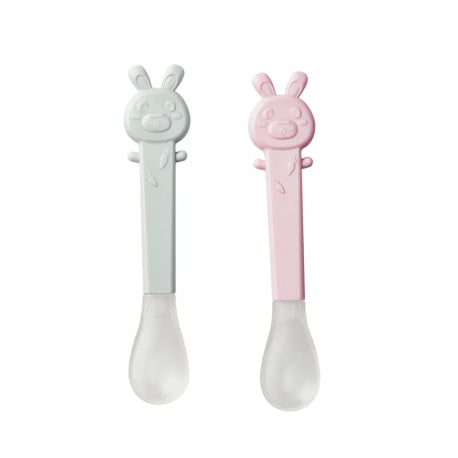 Set de dos Cucharas blandita especialmente diseñada para no hacer daño a la encía del bebé en sus primeras comidas sólidas. color gris y rosa 